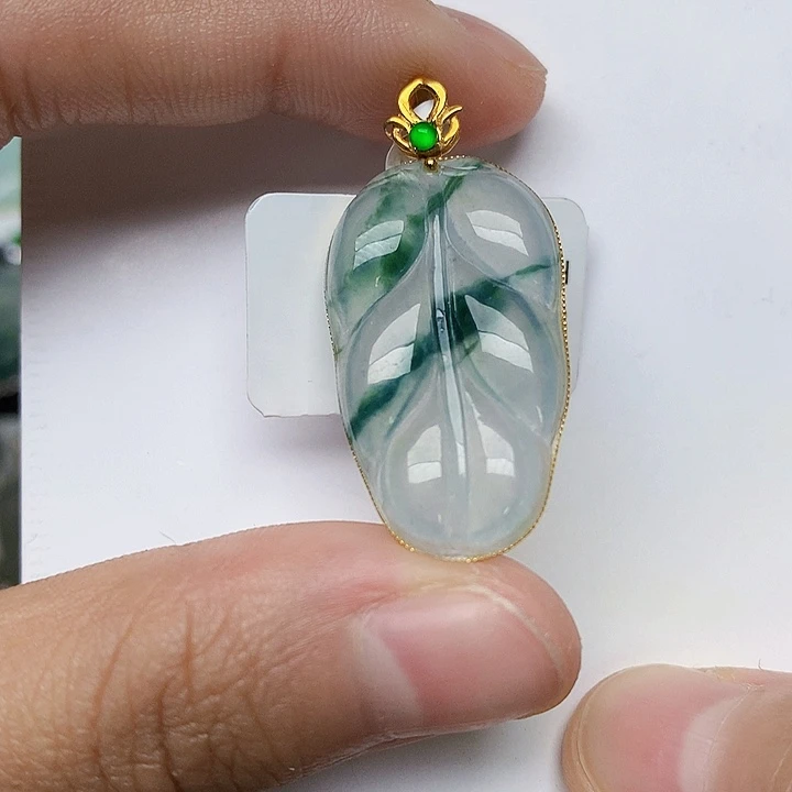 颈饰18K金镶嵌翡翠天然翡翠