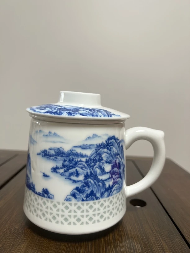 景德镇青花玲珑手工陶瓷山水过滤杯泡茶杯家用水杯高档茶具带盖
