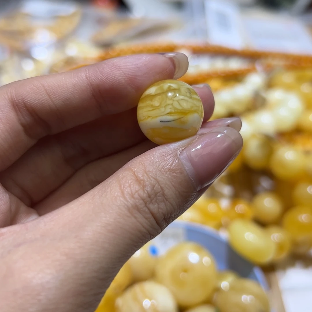 琥珀珠宝奇石未镶嵌