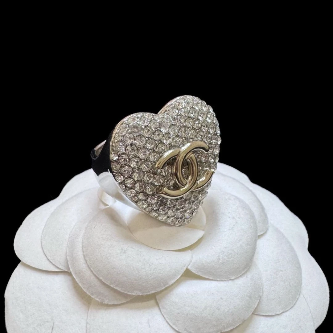 95新 Chanel/香奈儿 20s满钻爱心双c戒指