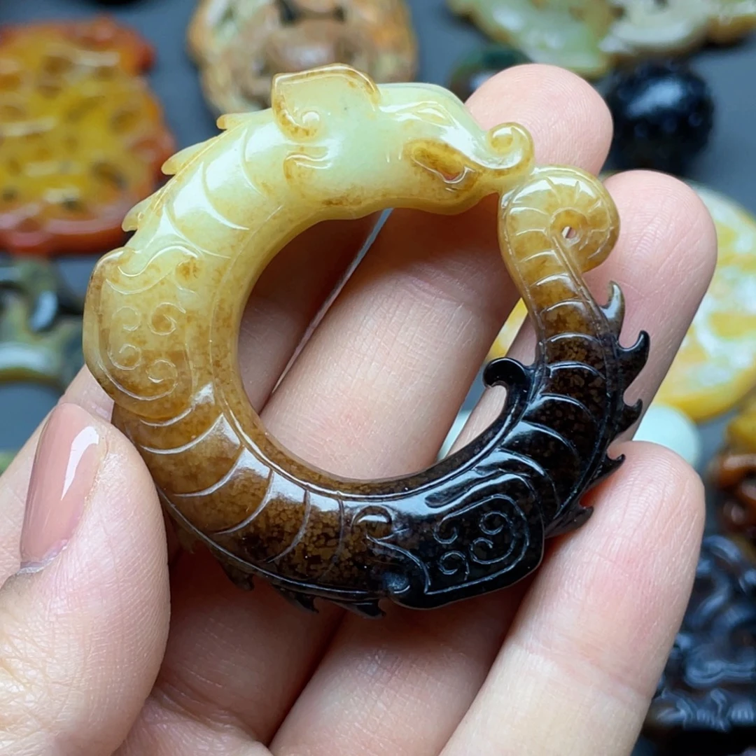 精***州和田玉未镶嵌颈饰