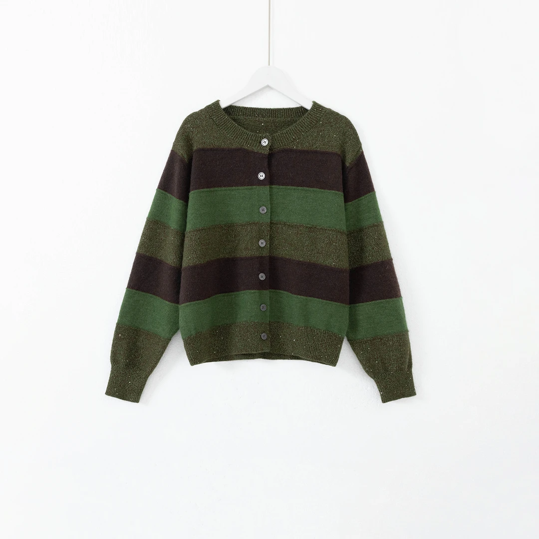 几里与麻【小森林】重工亮片条纹针织开衫 衣长54胸围100 2101817