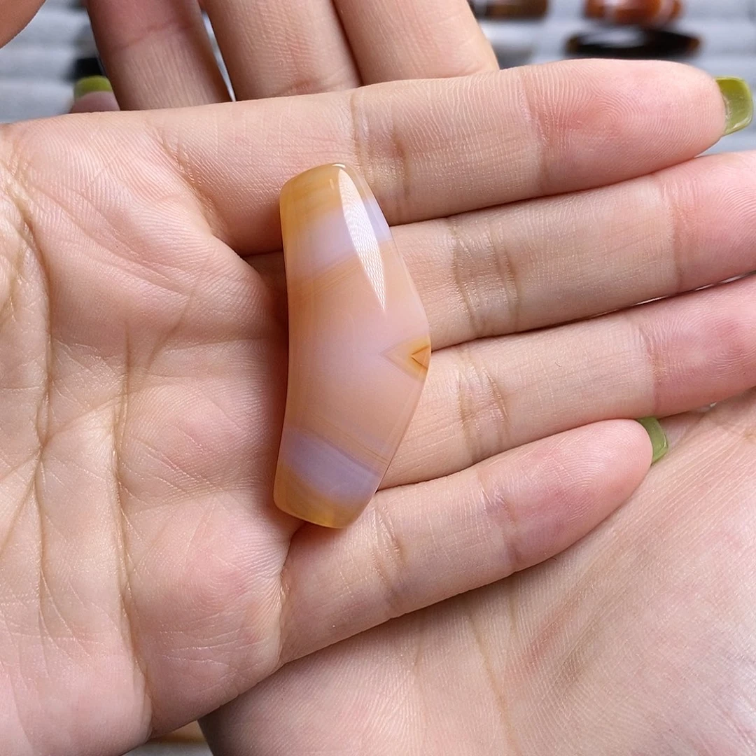 玛瑙/玉髓颈饰未镶嵌云****室