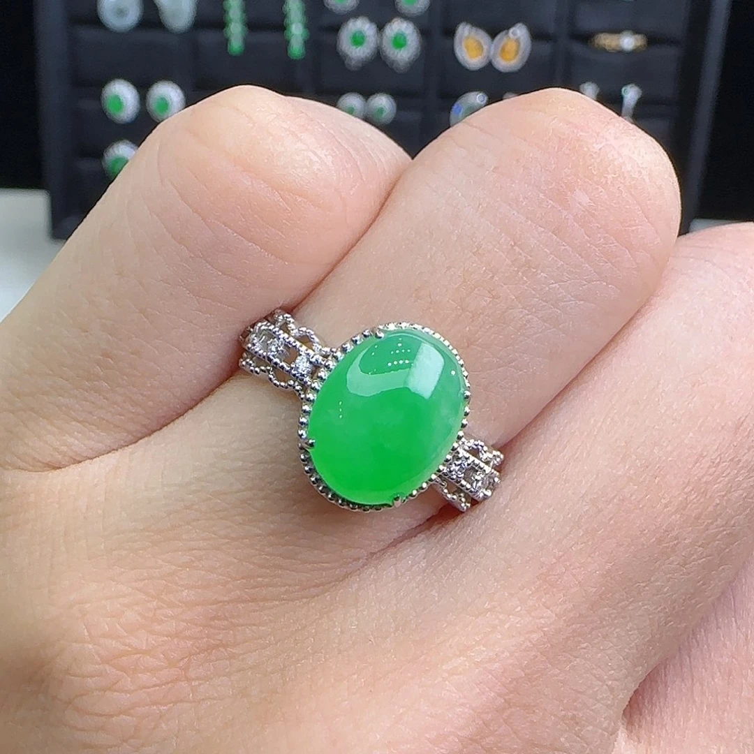 18K金镶嵌戒指翡翠天然翡翠