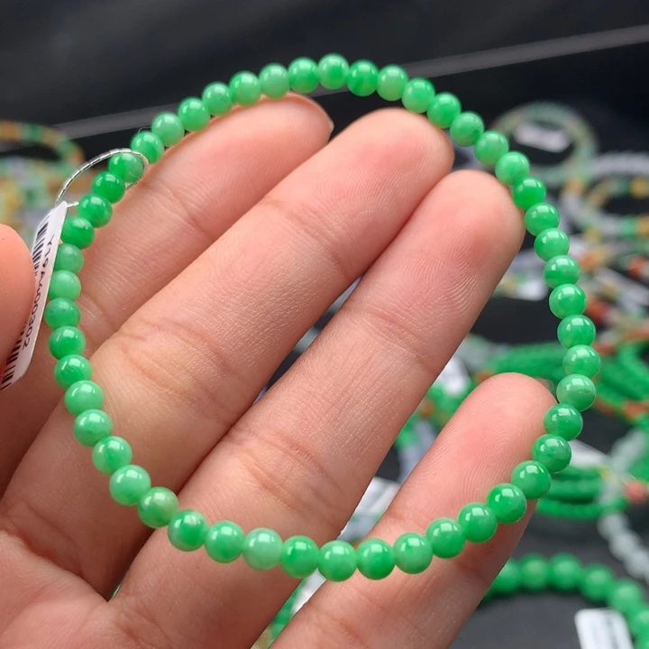 翡翠手镯未镶嵌卡