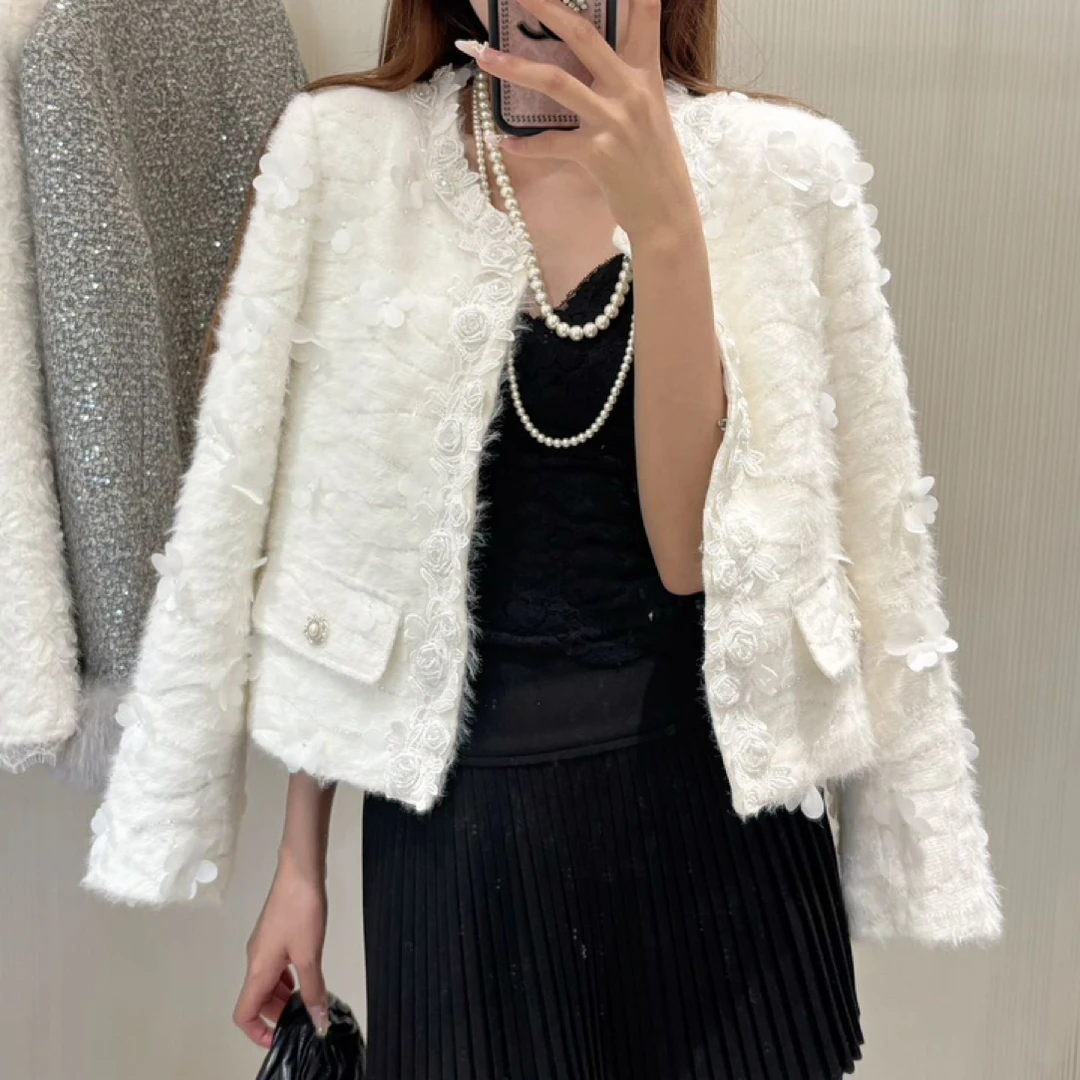 氛围感蕾丝小米珠装饰短款外套保暖羽绒小香风外套(配胸针90079