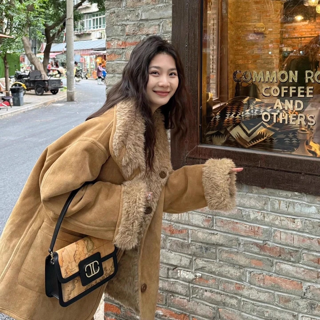 女加厚短外套女士秋冬皮毛机车服网红百搭