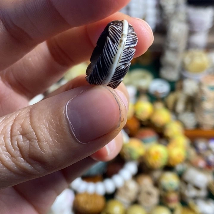 羽*鹤配饰鹿角雕刻一个出