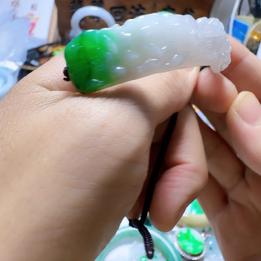 翡翠未镶嵌手镯翡翠99