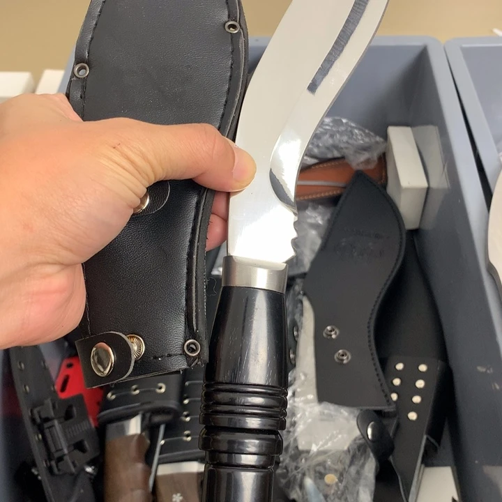 小狗飞刀户外工具