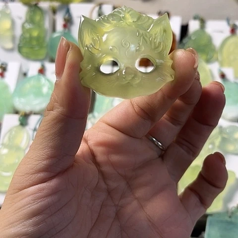 未镶嵌蛇纹石玉颈饰