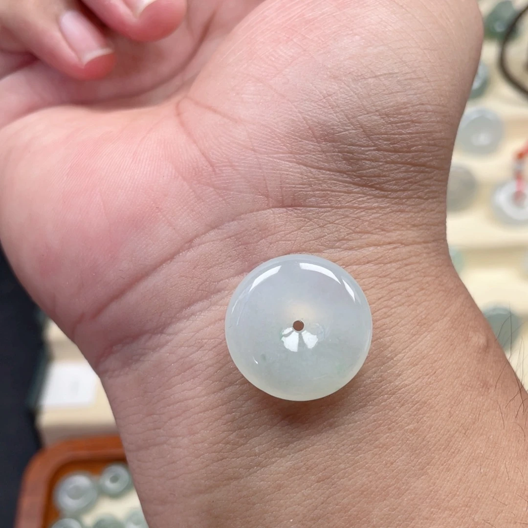 翡翠未镶嵌颈饰20.8/6.0