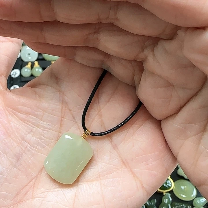 和田玉18K金镶嵌吊坠(不含链)