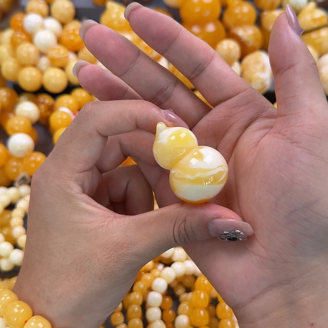 蜜蜡未镶嵌珠宝奇石