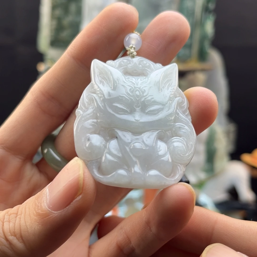 翡翠未镶嵌颈饰九尾