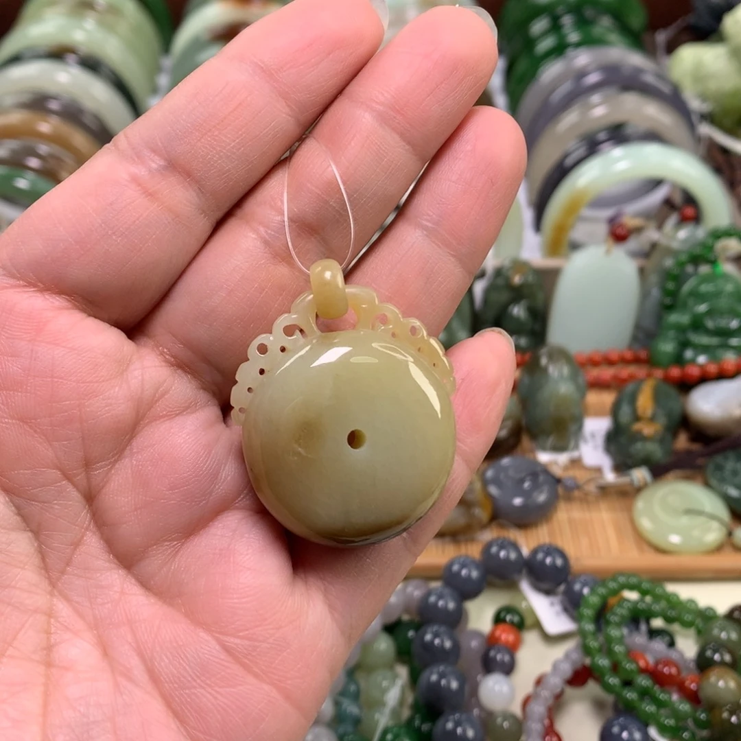 和田玉（糖玉）未镶嵌颈饰