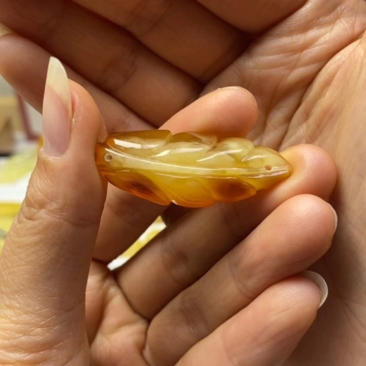 蜜蜡未镶嵌裸石微瑕