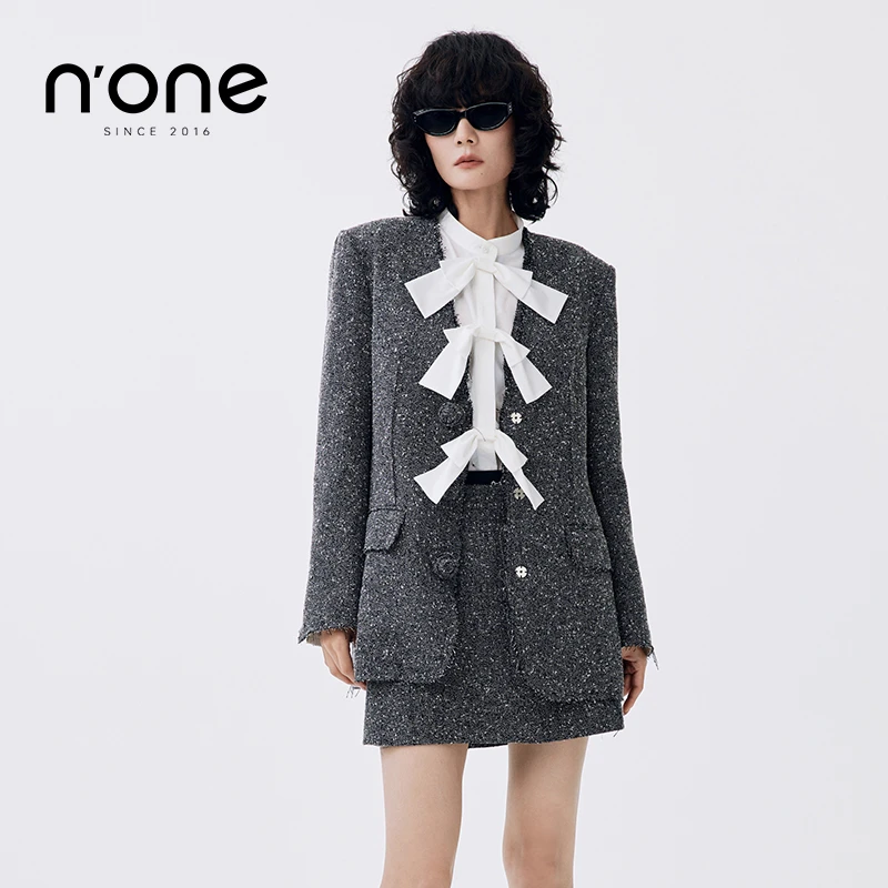 none 2025春季新款法式气质v领西装外套女时髦撞色粗花呢翻折袖