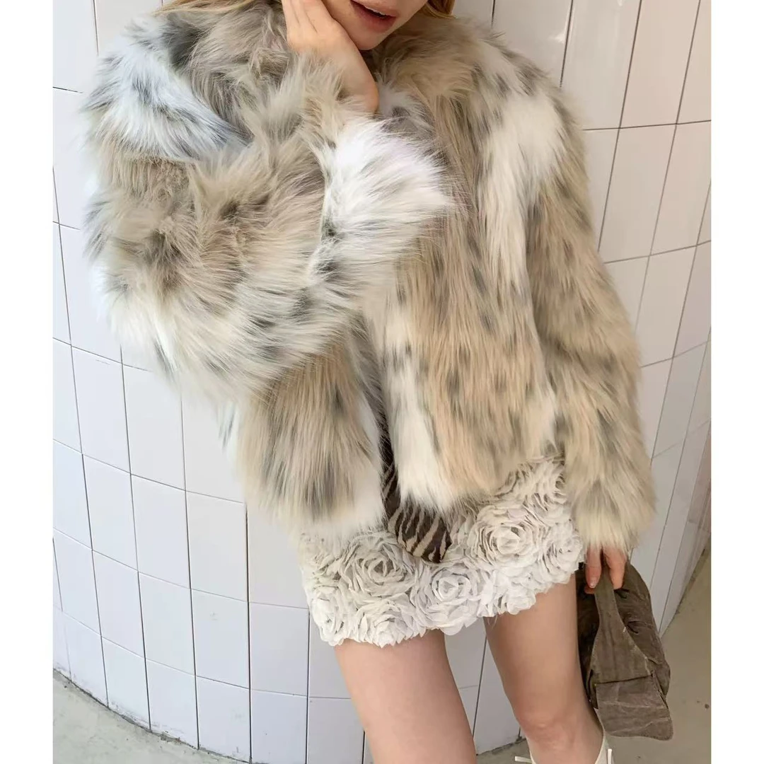 徐秋阳   梦幻山猫   百搭时尚休闲设计感显瘦显白毛毛外套12028
