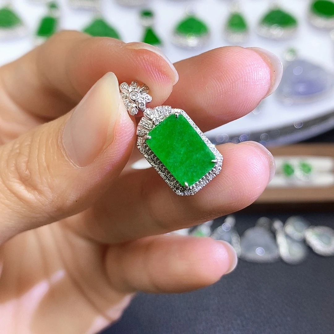 翡翠18K金镶嵌吊坠(不含链)