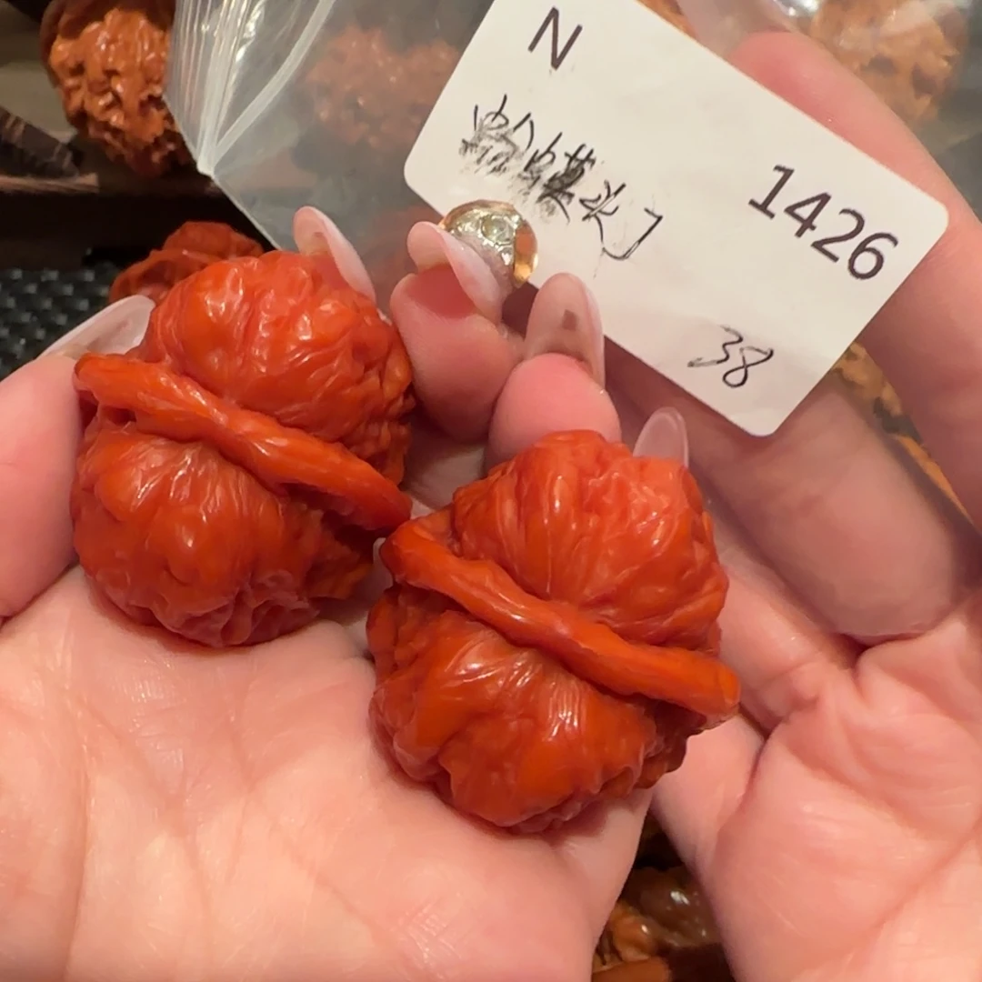 狼***惑吊坠文玩核桃玉化蛤蟆头38精品