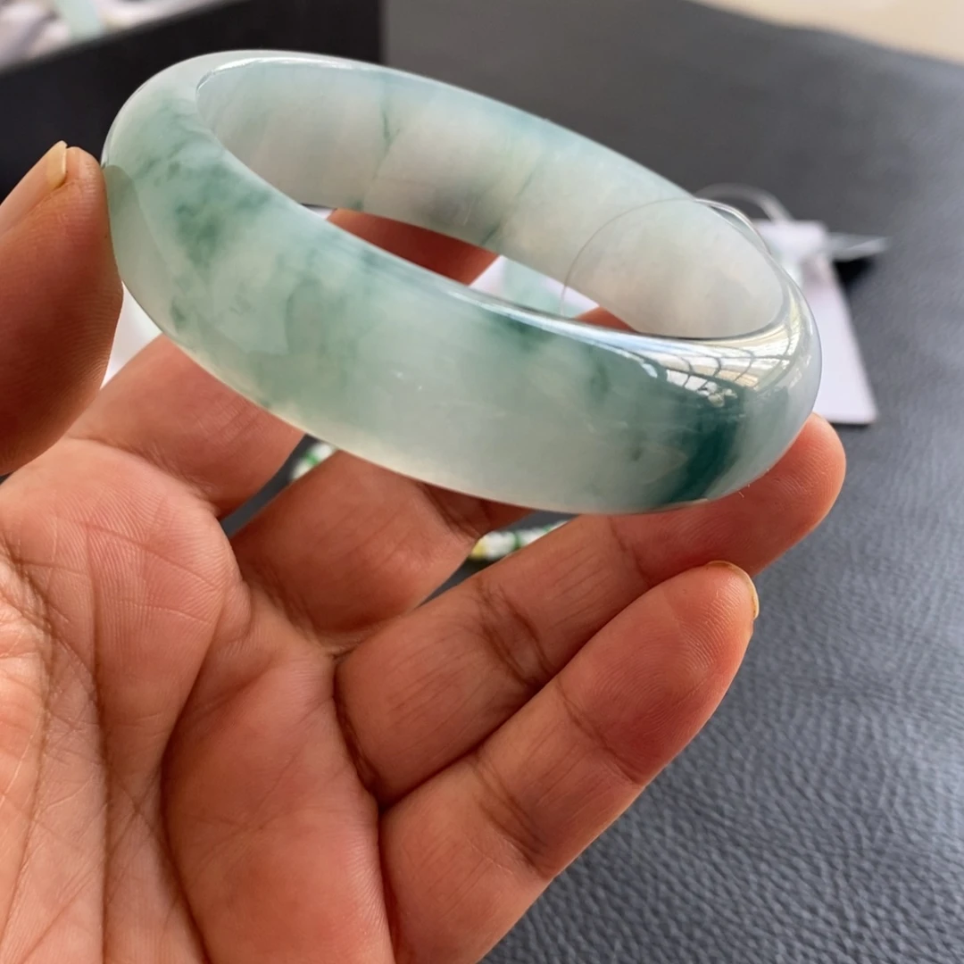 未镶嵌手镯翡翠天然翡翠手镯