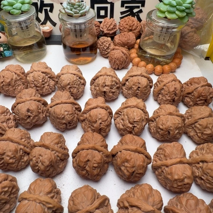 尤***里文玩核桃吊坠精品蛤蟆