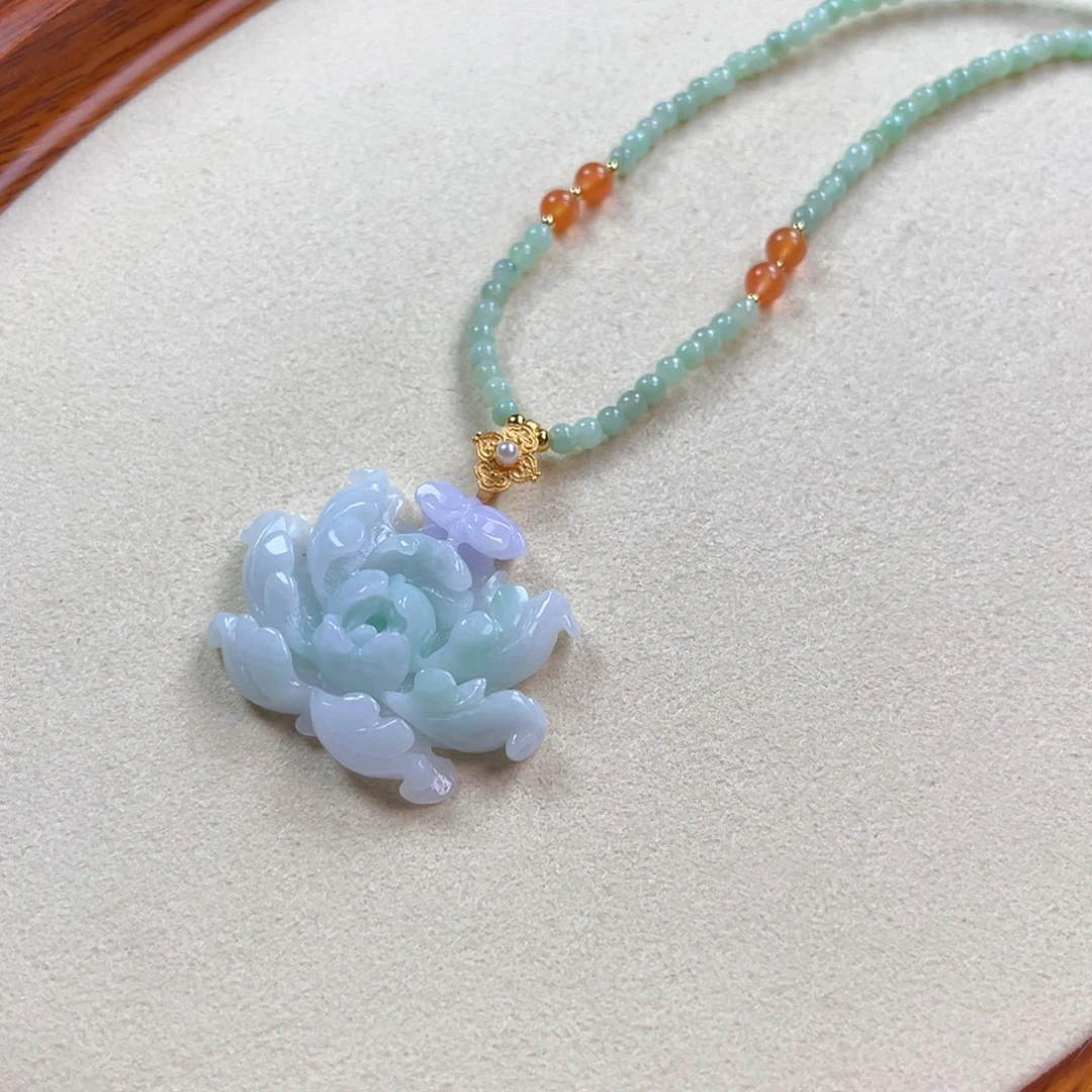 翡翠未镶嵌毛衣链牡丹