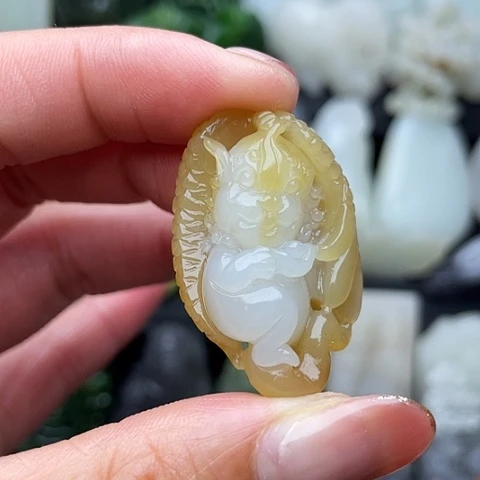 和田玉未镶嵌颈饰啵**灵