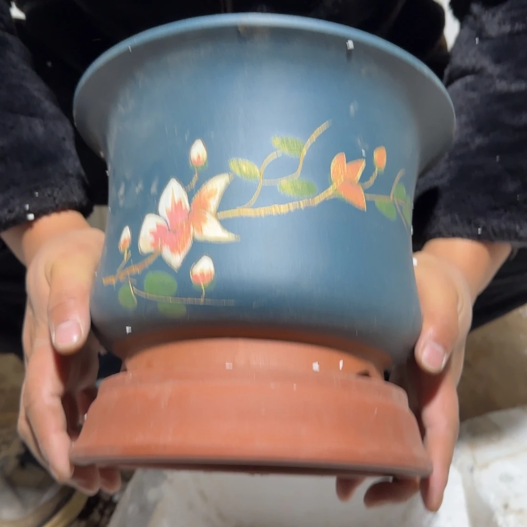 紫砂花盆口径为19厘米