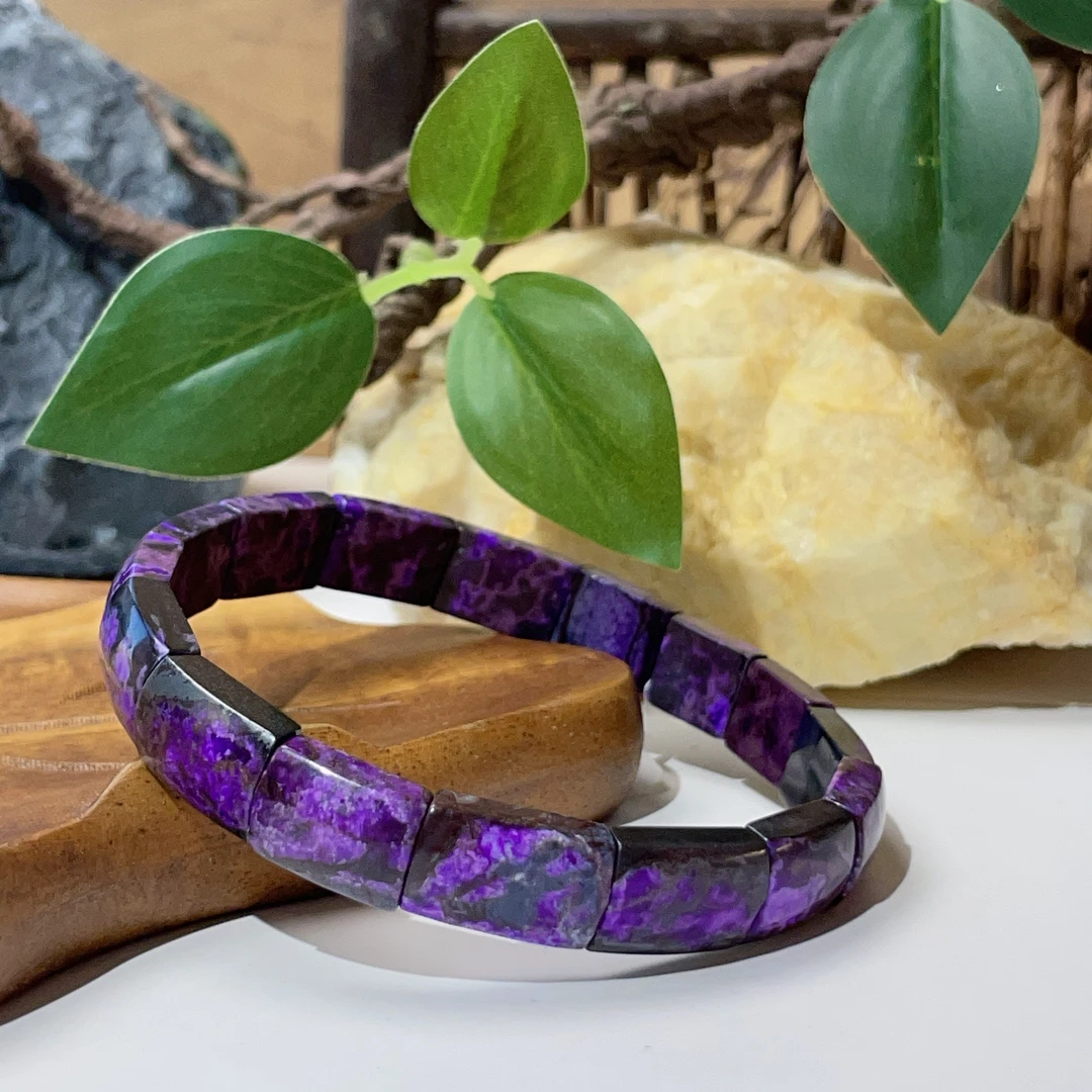 天然舒俱来红丝绒手牌（微瑕）/AZB4001