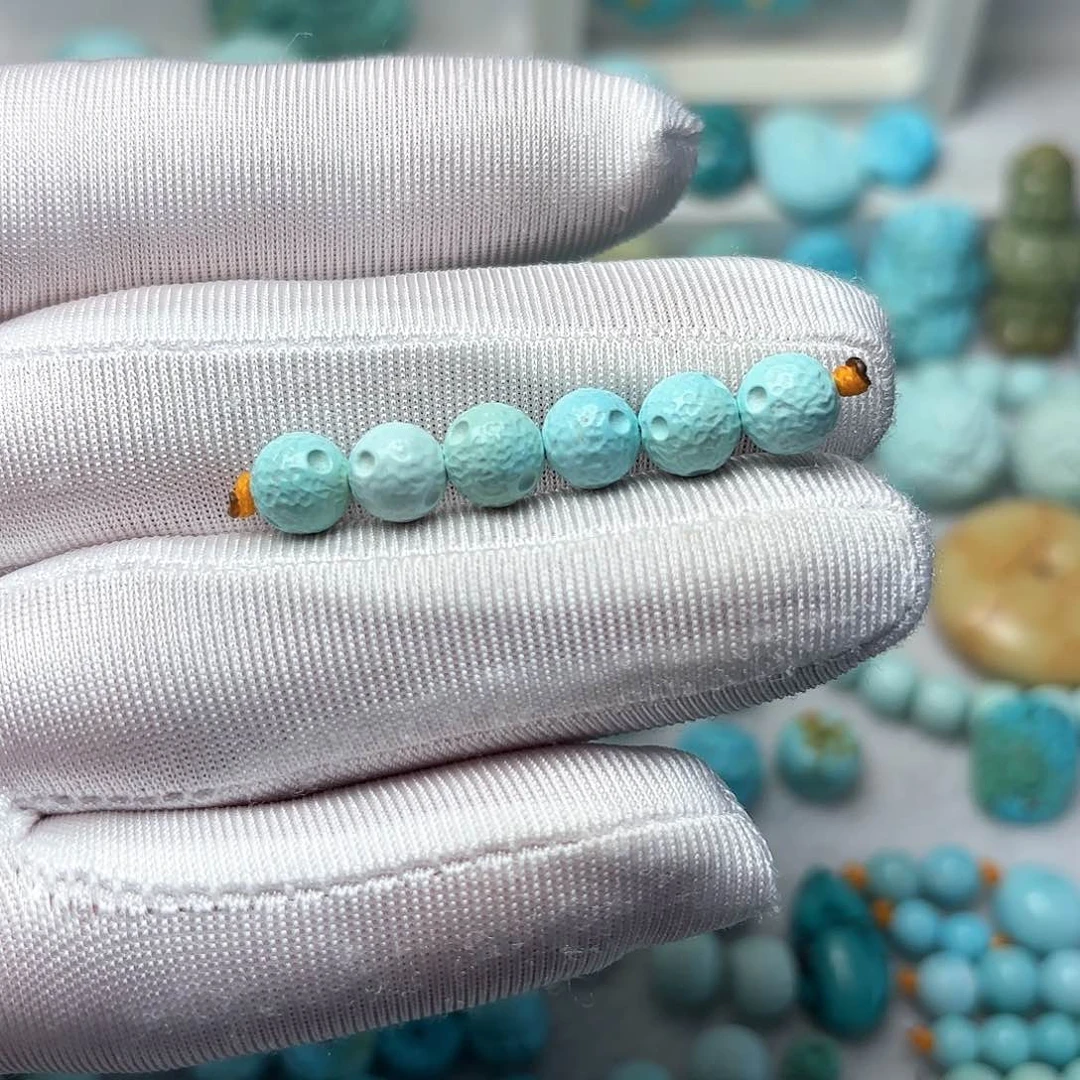 绿松石未镶嵌雕刻件