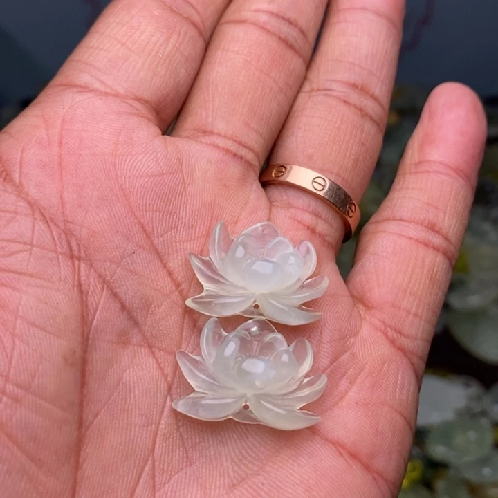 蛇纹石玉颈饰合金195