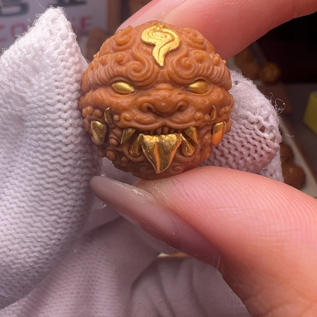 猴头核桃把件精修镶嵌金唐狮全品有正常封口线