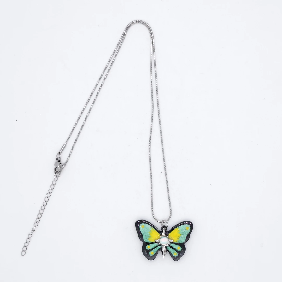 PM 王甜心工作室《蝴蝶》石塑粘土作品，仅一件（非王甜心本人绘画）