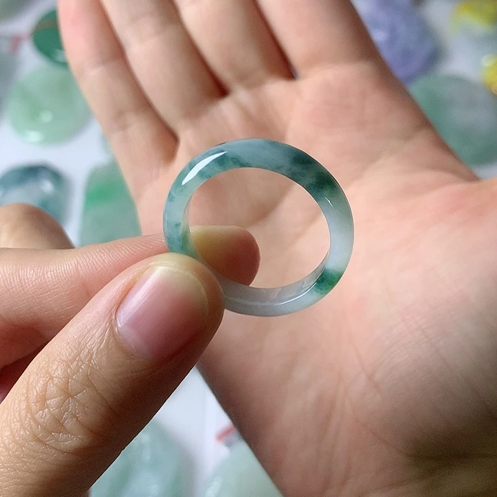 海***佳翡翠未镶嵌颈饰翡翠8
