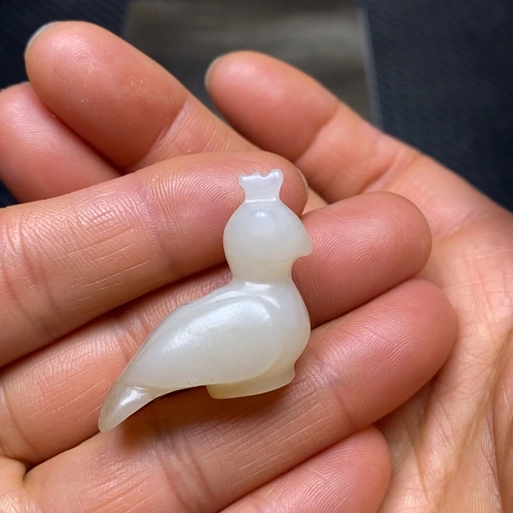 和田玉挂件未镶嵌青**耳