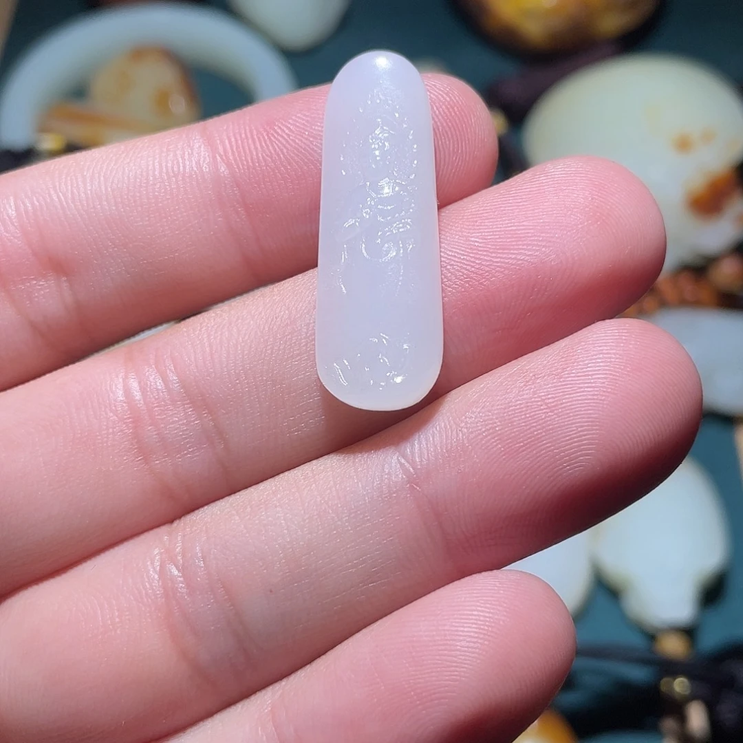 和田玉未镶嵌车挂