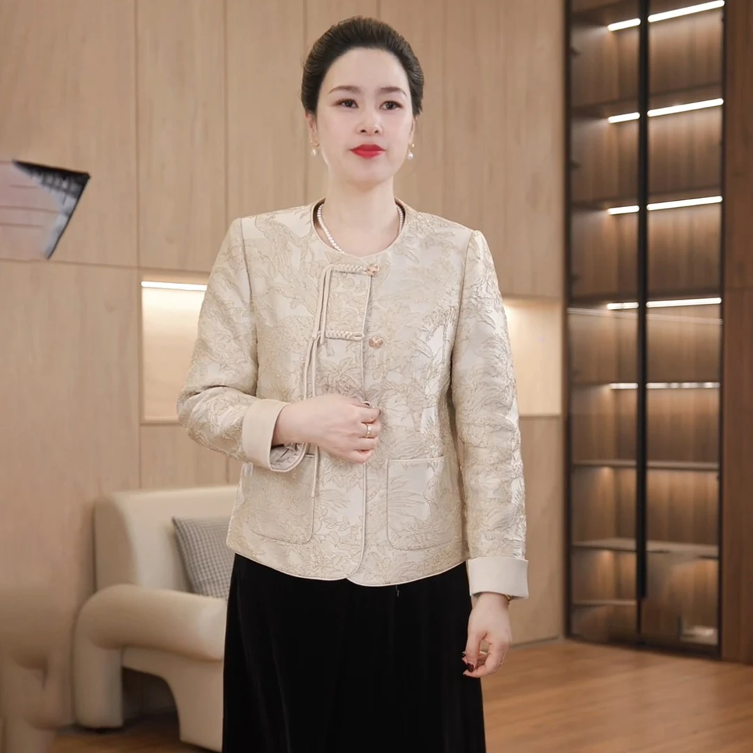 新中式妈妈秋装外套2025新款中老年女士春秋盘扣国风开衫上衣高贵