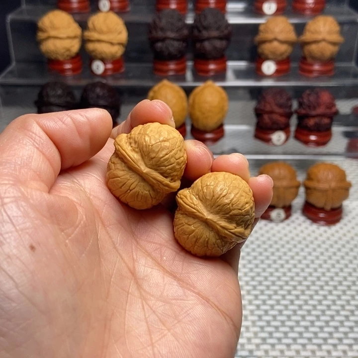 文玩核桃把件56粗筋小钢炮