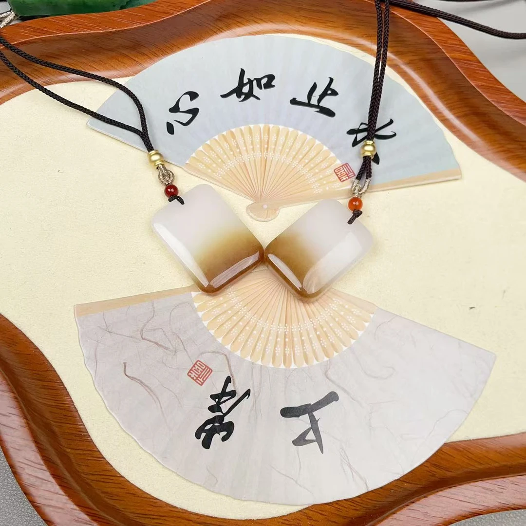 AA新疆且末金山一口糖无事牌吊坠 多样性发货拍一单发一个