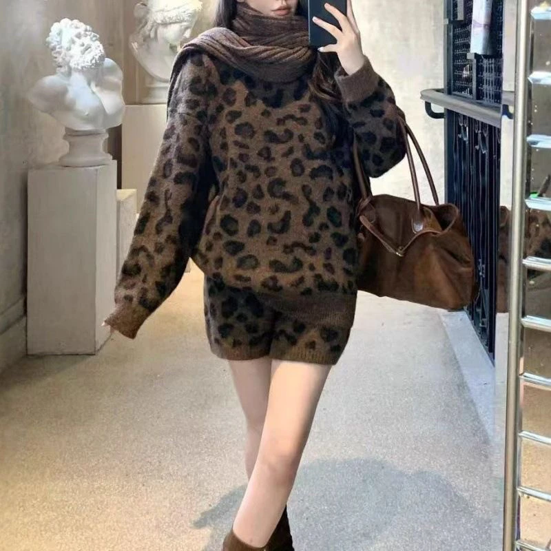 早秋女装法式慵懒风豹纹针织毛衣韩系复古休闲短裤两件套装