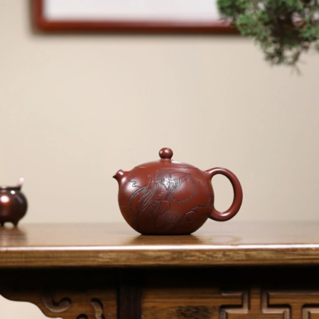 《河豚西施》 160cc 工艺美术师 鲍玉华 装饰：李玮