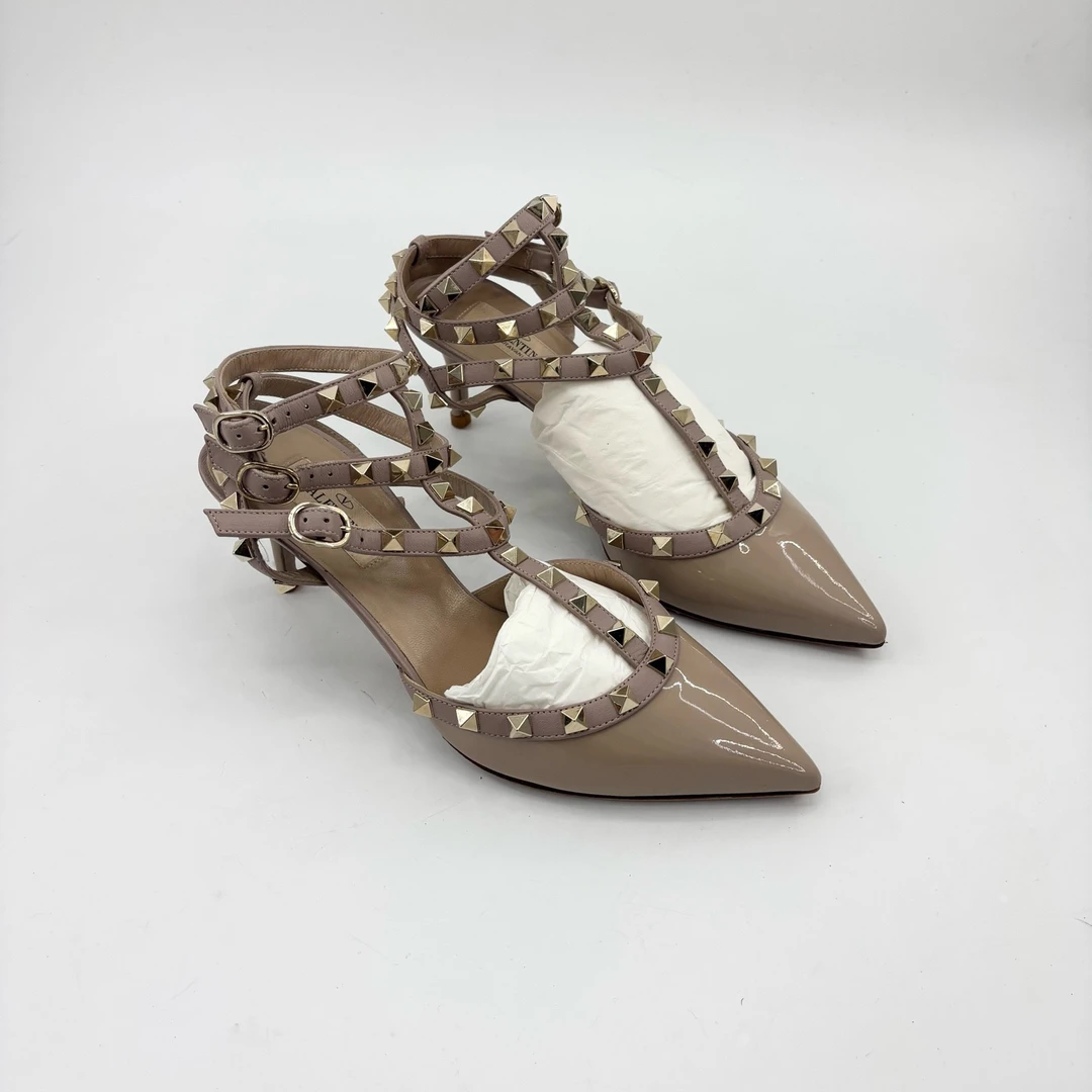 95新 Valentino/华伦天奴 37.5码/卡其色三环铆钉高跟鞋/pp426897