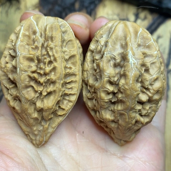 文玩核桃吊坠麦穗鸡心