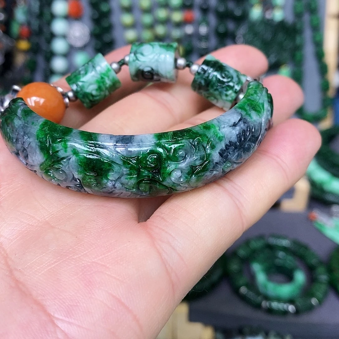 未镶嵌手链翡翠漂亮美眉