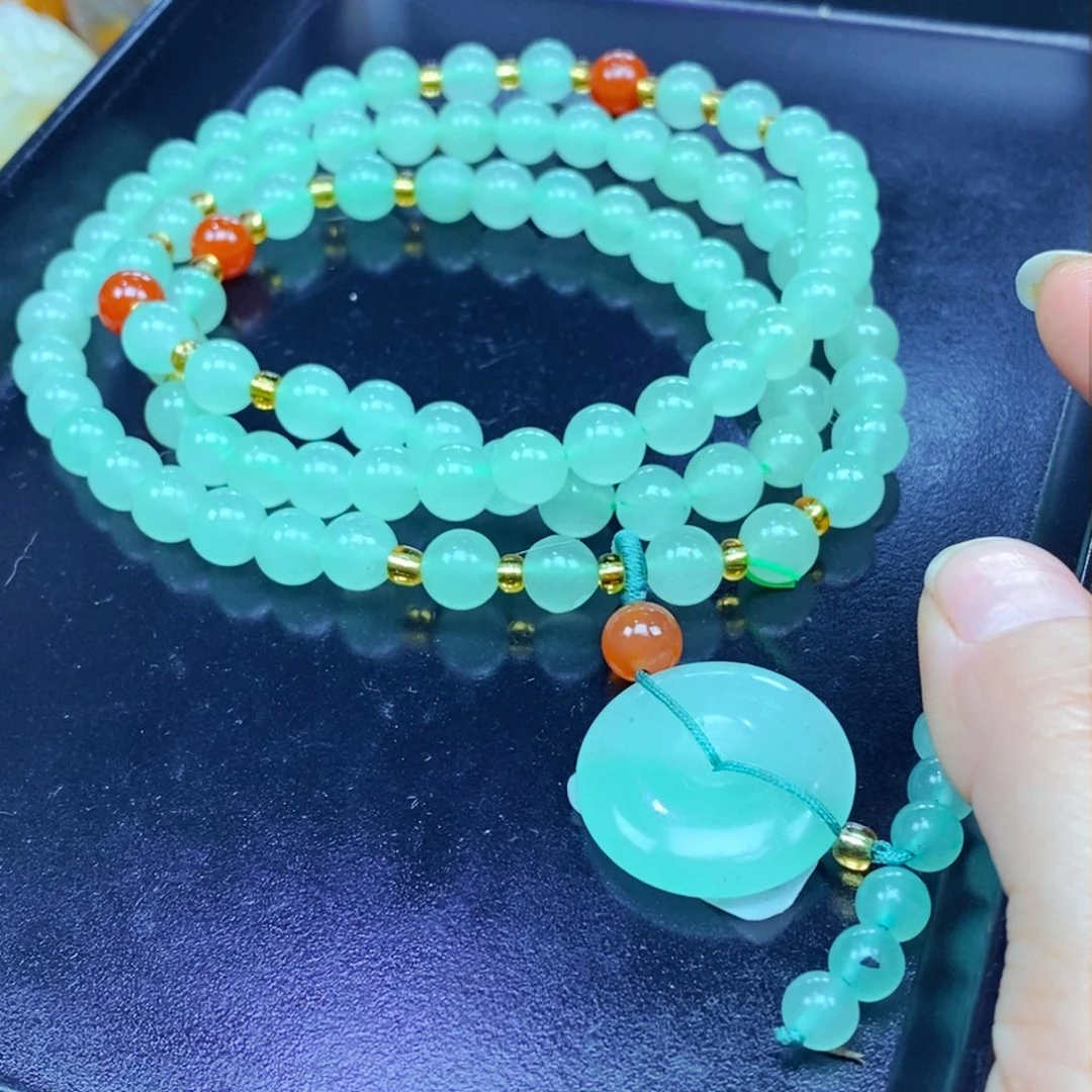 未镶嵌石英质玉（黄龙玉）颈饰