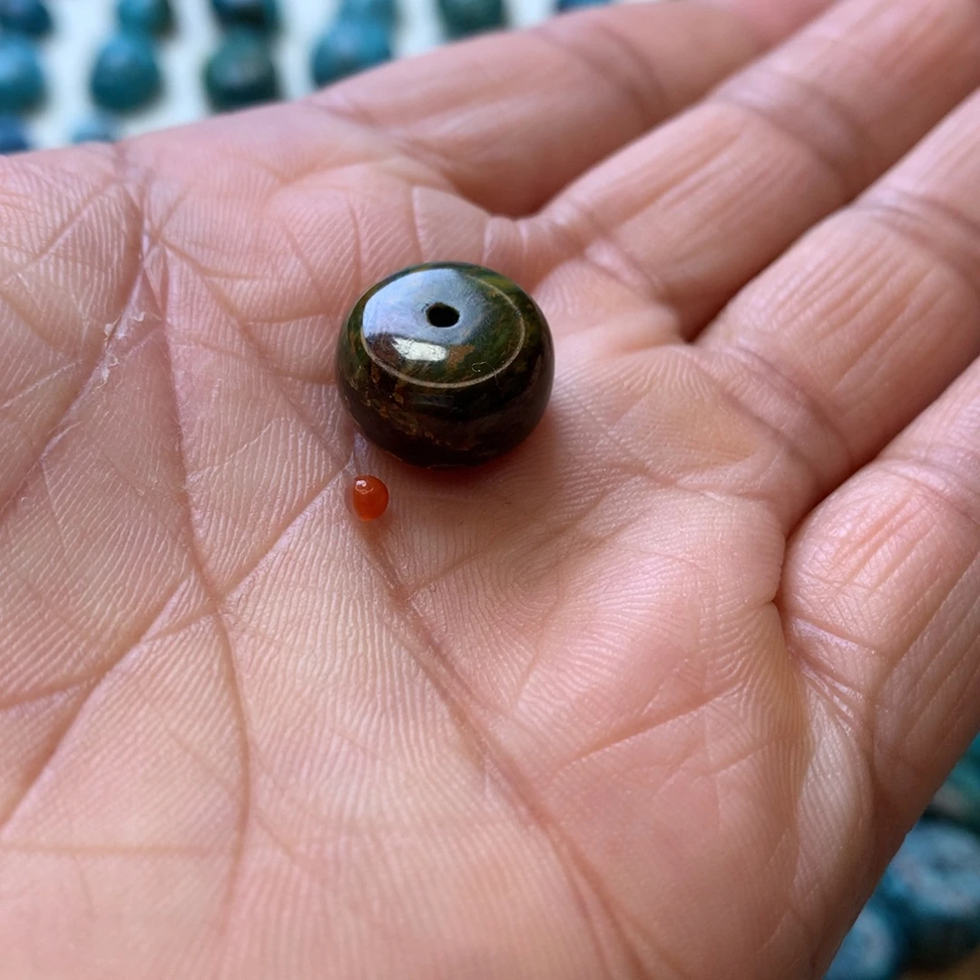 南红玛瑙未镶嵌珠宝奇石