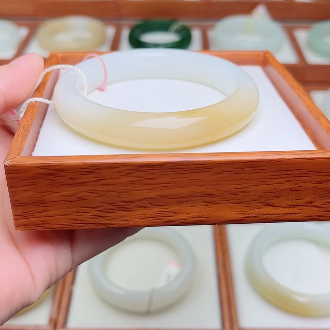 和田玉手镯未镶嵌55