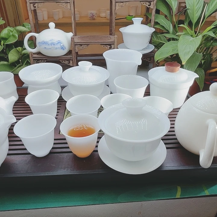 百四的140的盖碗，八个杯子